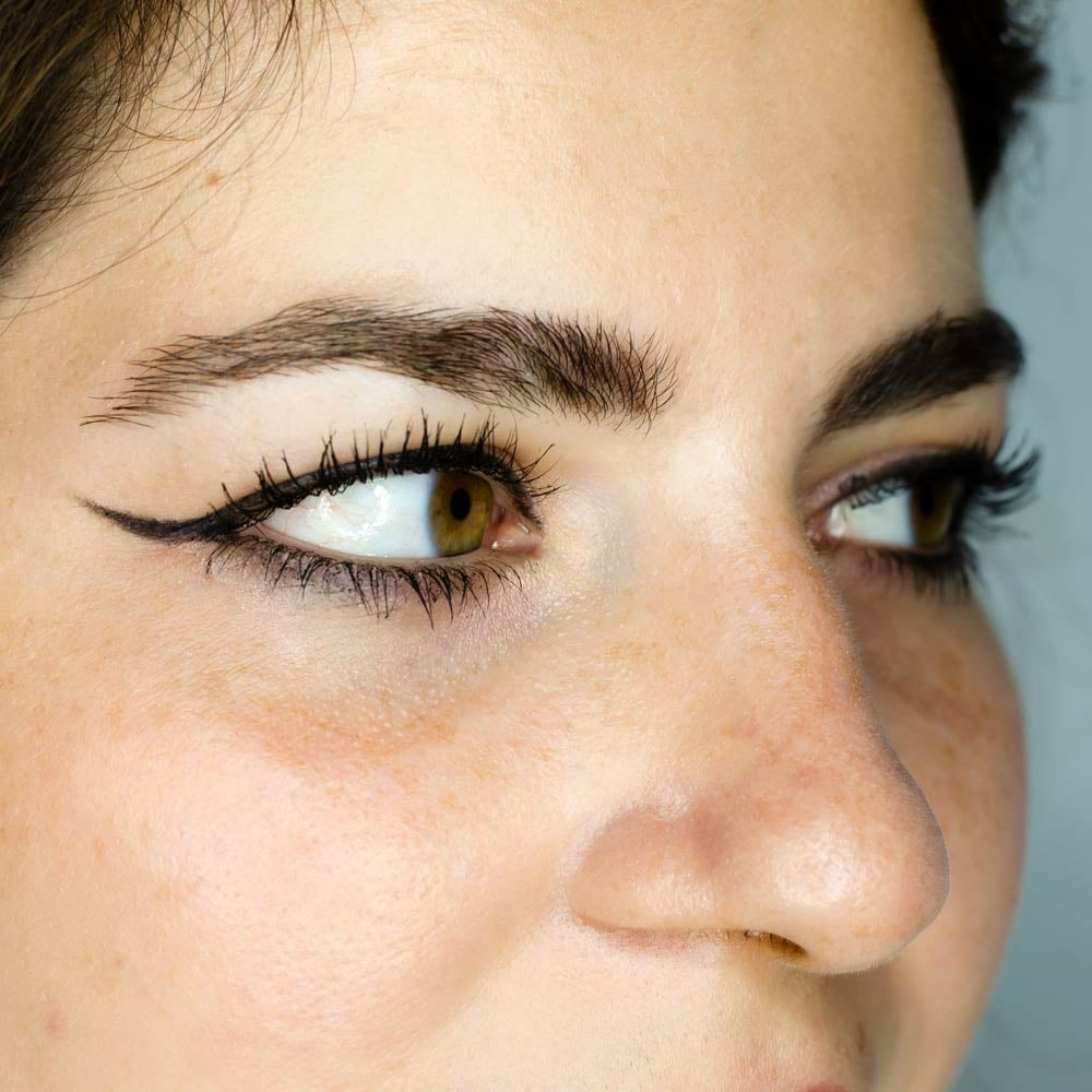 Lápiz de Ojos Camaleon Negro Resultado Final