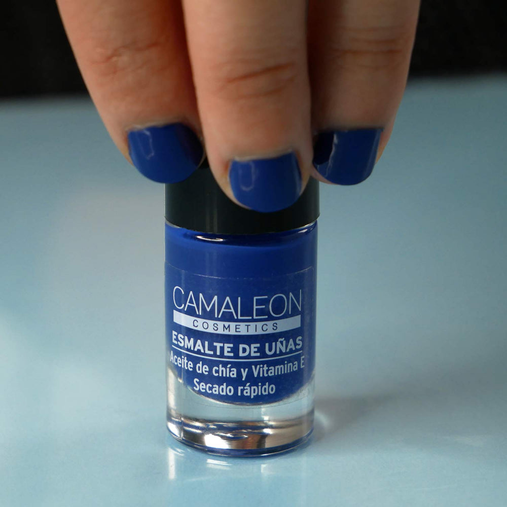 Esmalte de Uñas de Larga Duración Azul Klein de Camaleon Resultado