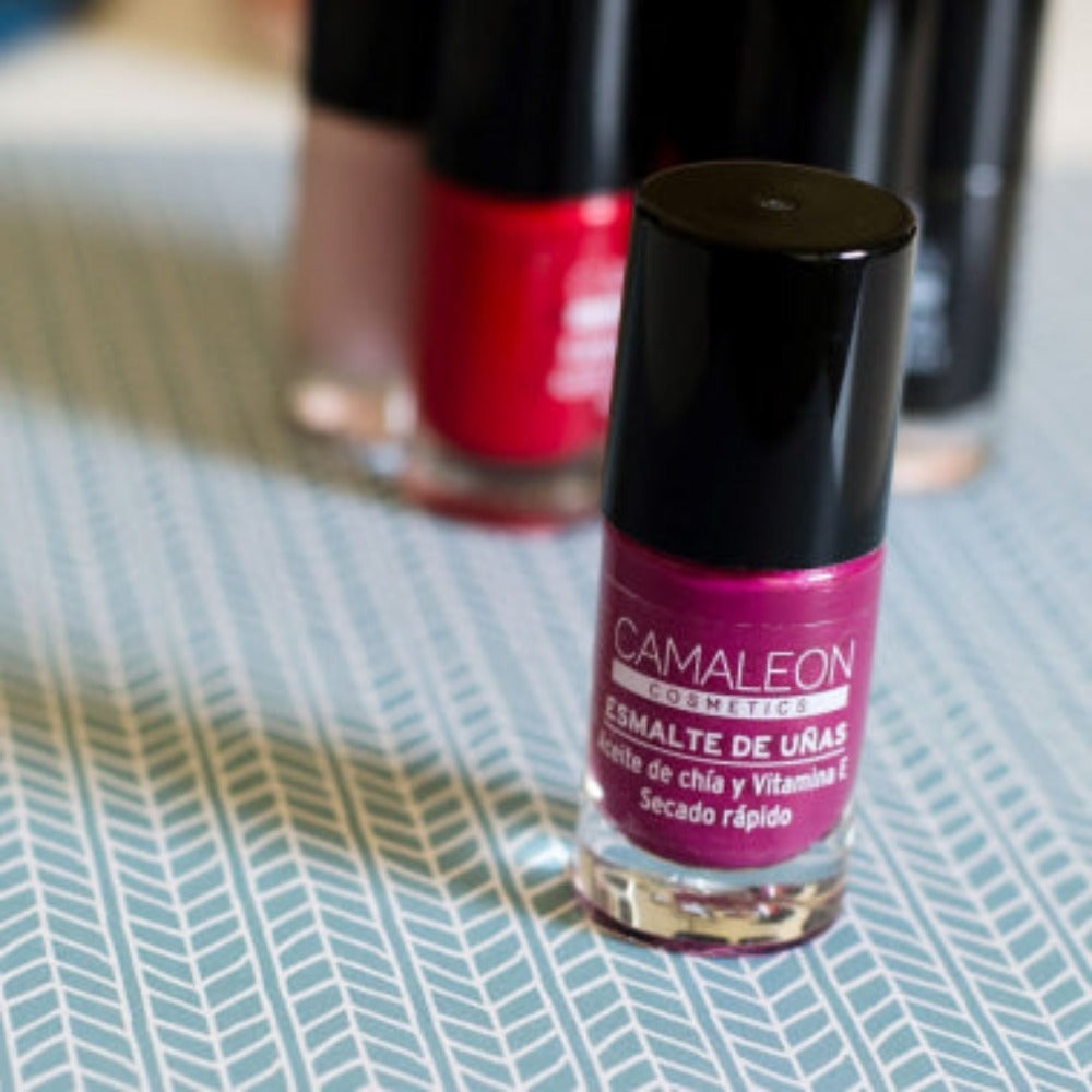 Esmalte Uñas Camaleon Berenjena Brillo Intenso y Larga Duración Berenjena Tamaño